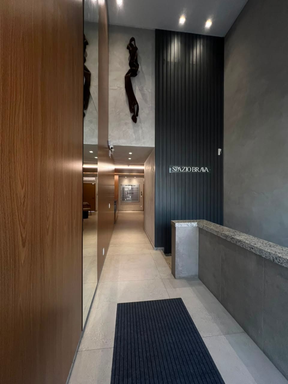 Spazio Brava Offices · 57 m² no térreo