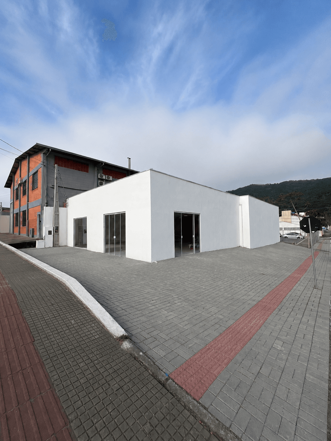 Galpão Comercial de 560 m² na Avenida Vereador Abrahão João Francisco – Itajaí