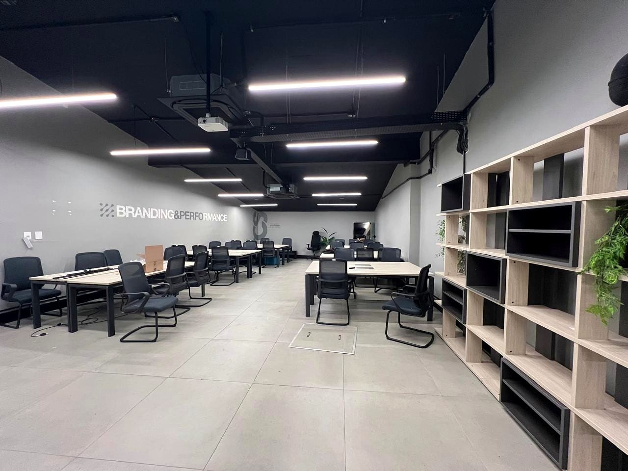 Salas Corporativas no WeScale – 38 m² e 90 m² + Depósito